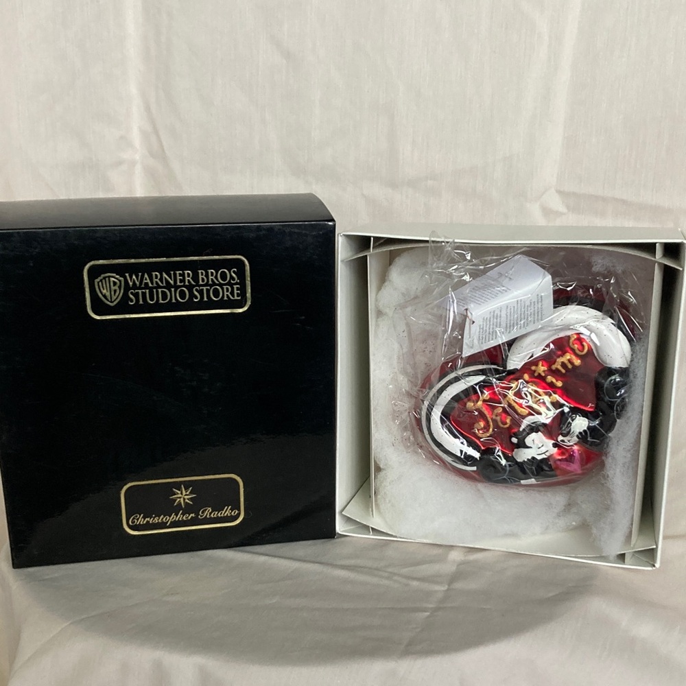 Radko NWT Warner  Loony Tune limited Ed. ornament 1998  Je'Taime Pepe Le Pew